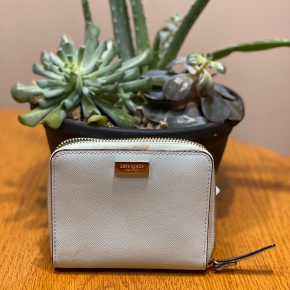 Mint Kate Spade wallet - small - Picture 1 of 4